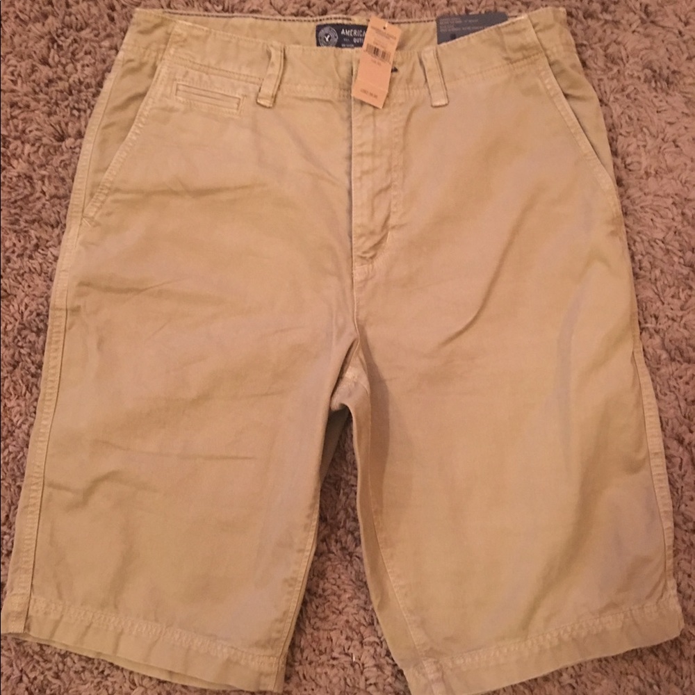 NWT AE longer length 32 khaki shorts