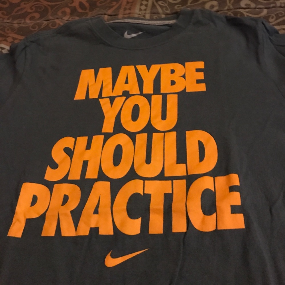 nike t-shirt $8 OBO