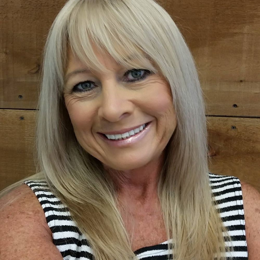 Meet your Posher, Lena