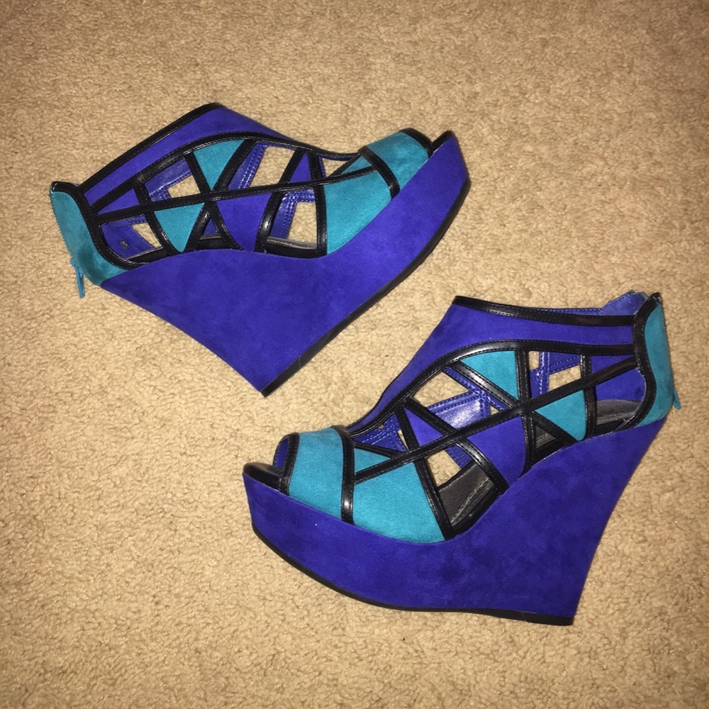 Blue and teal wedges