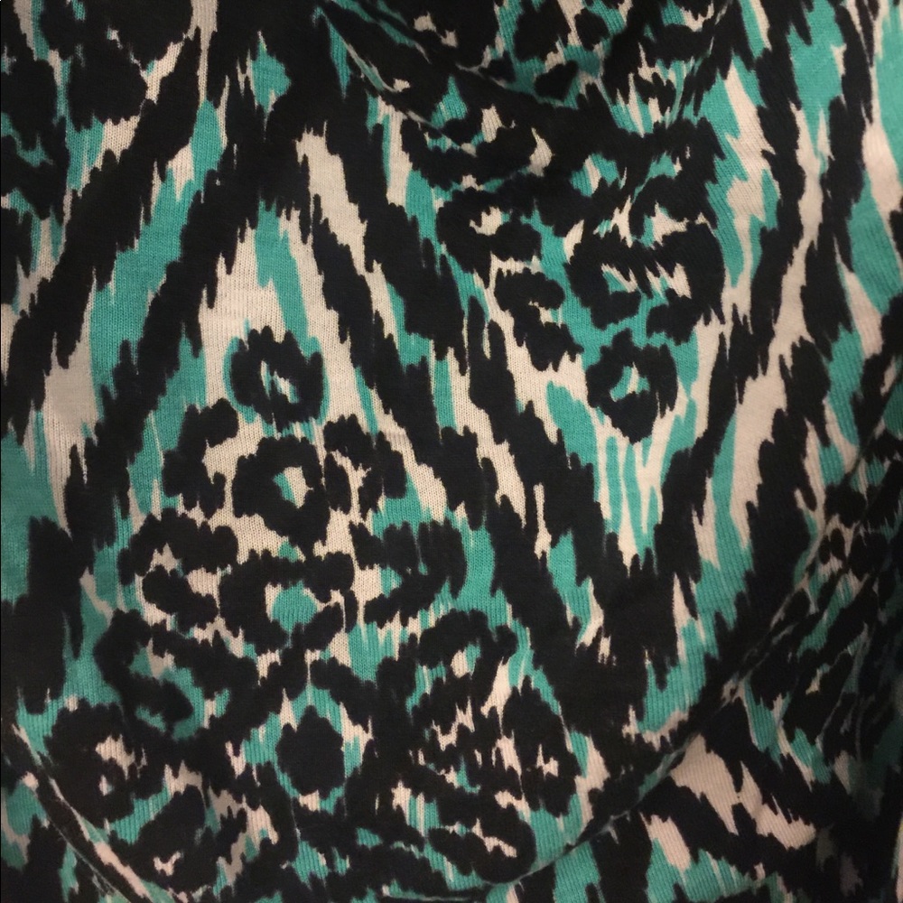 Turquoise patterned top - Picture 2 of 3