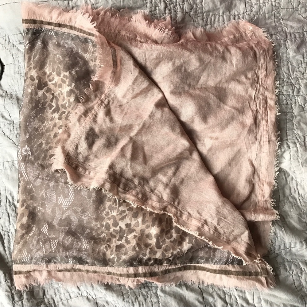 NWOT scarf