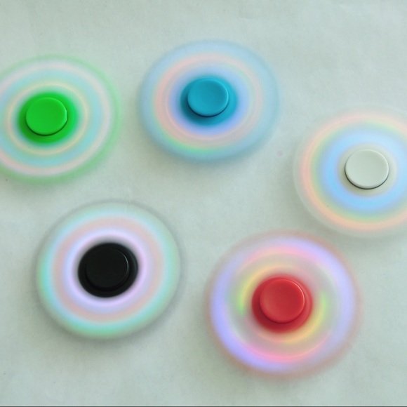 LED FIDGET SPINNER - Picture 2 of 2