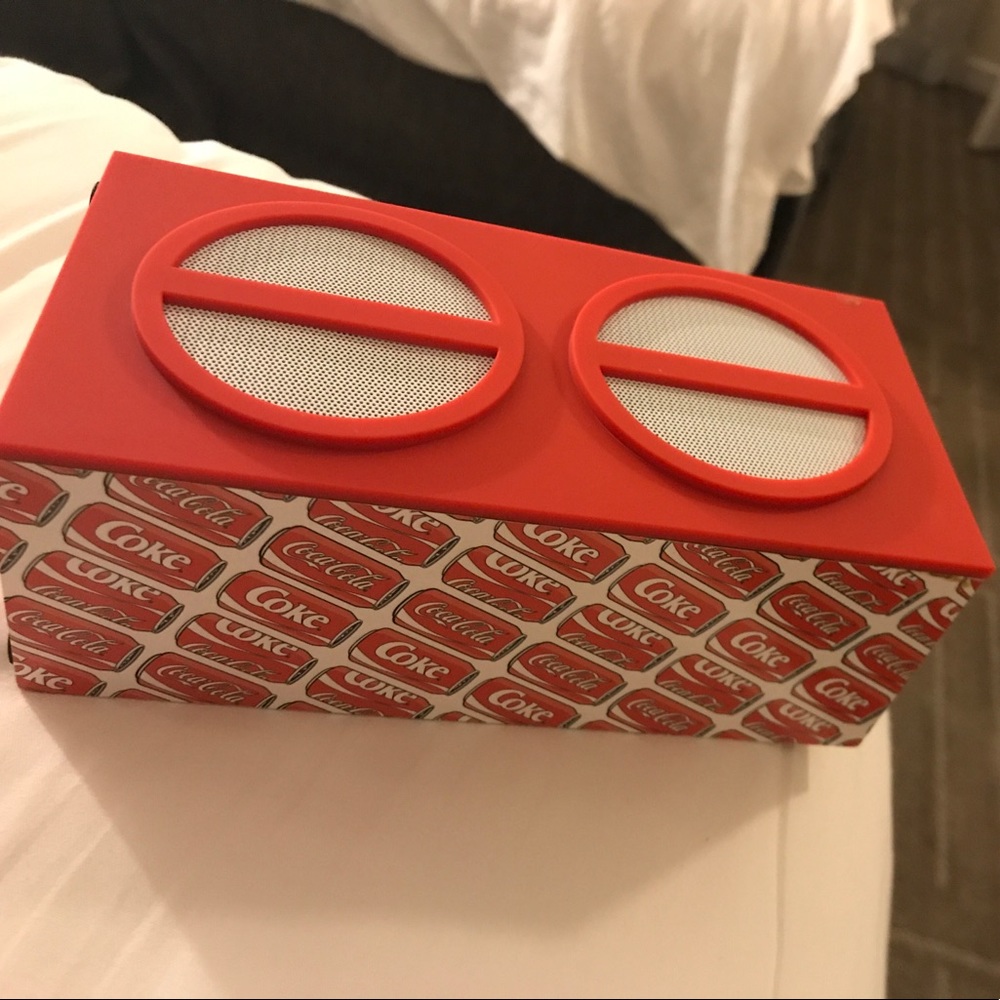 Coke a cola speaker