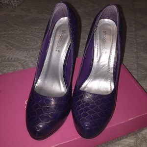 Sexy purple pumps!