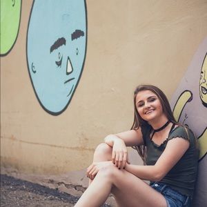 Meet your Posher, Emily