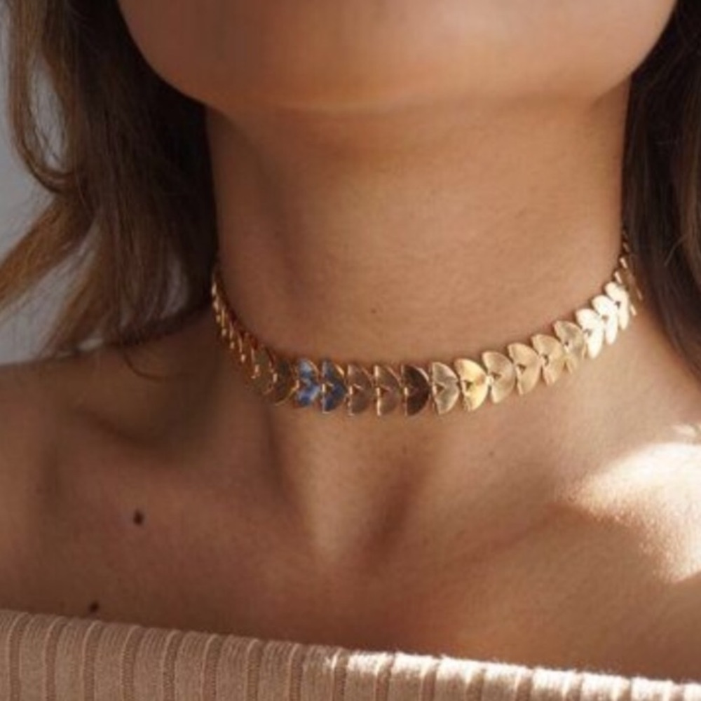 SALE 14k Gold Disc Choker