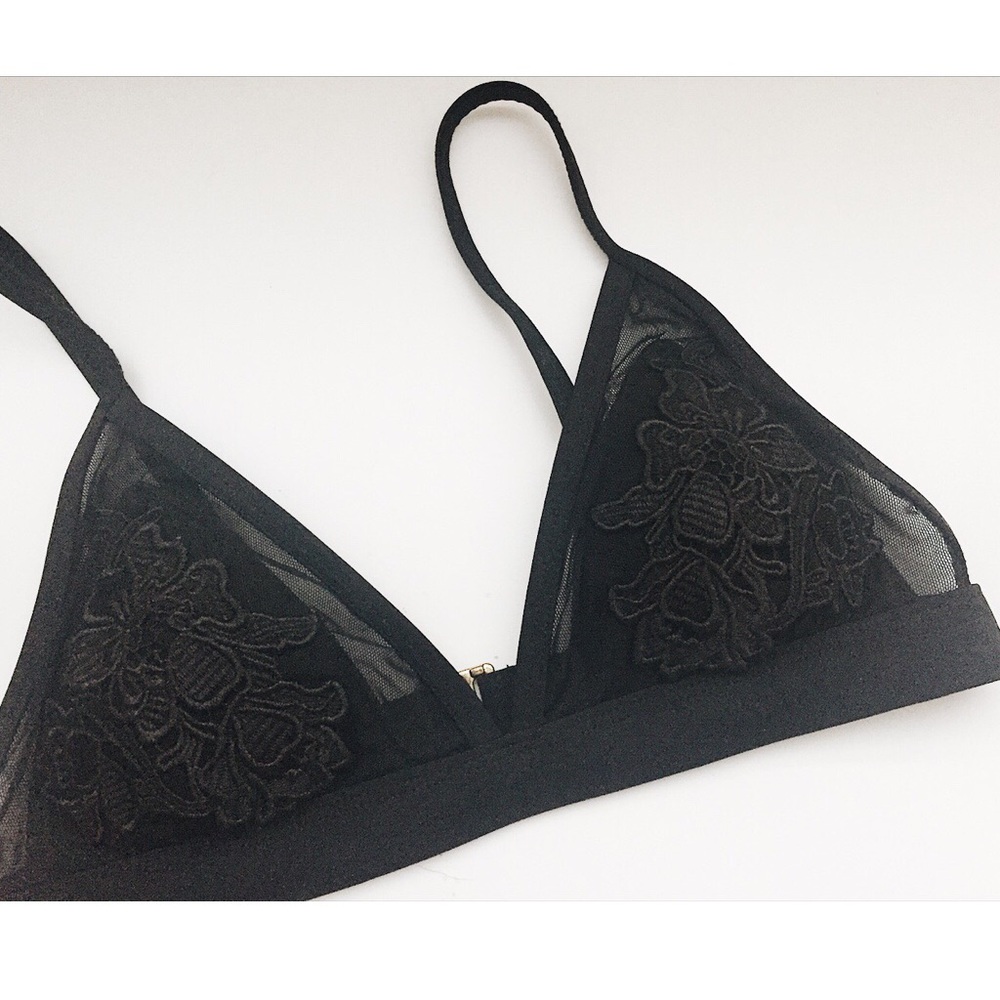→ MUST GO ← Mesh Bikini Top
