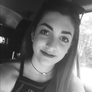 Meet your Posher, Leah