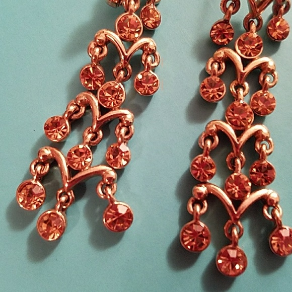 AMBER FACETED CRYSTAL DANGLE EARRINGS - Picture 2 of 2