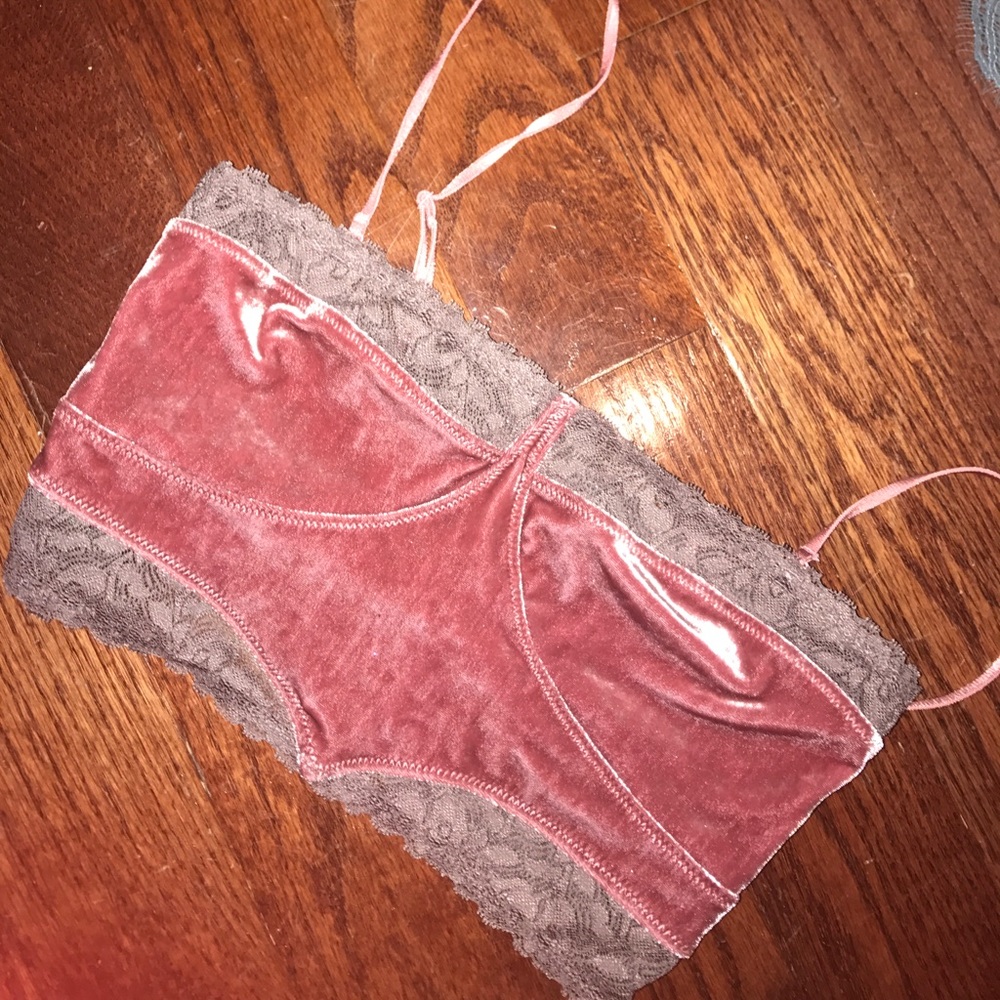 •Velvet/ Lace Bralet•