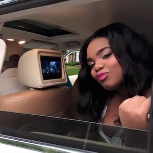 Meet your Posher, Danielle