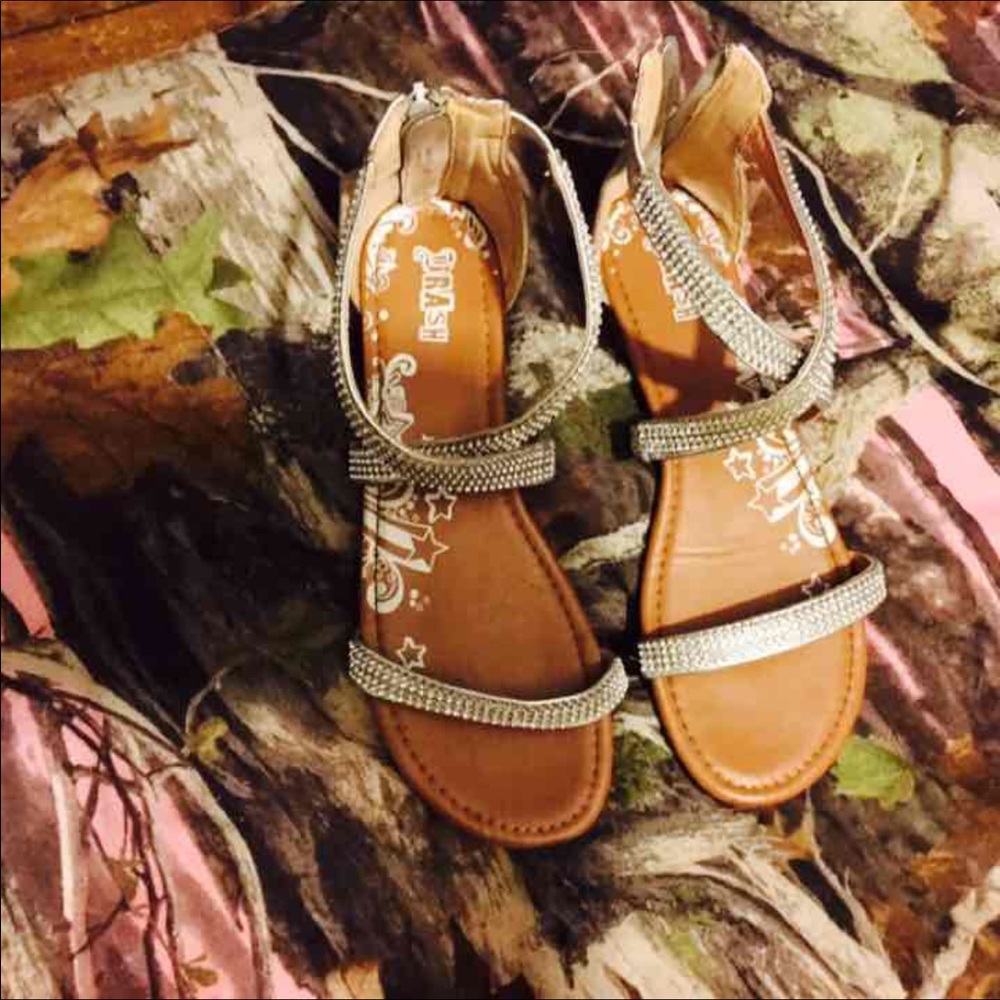Sandals - Picture 2 of 3