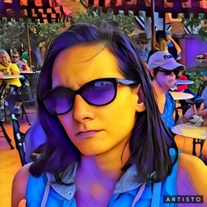 Meet your Posher, Macarena