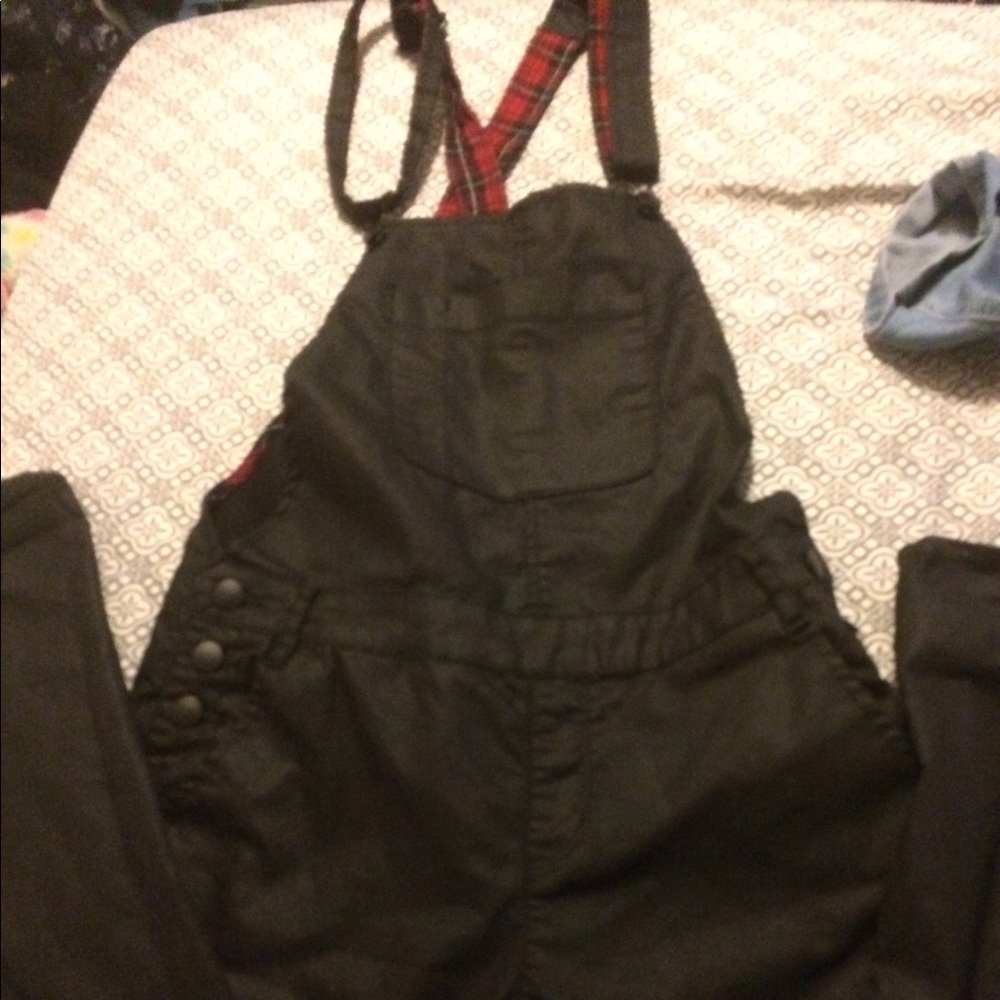 SOLD ❌Black and plaid overalls