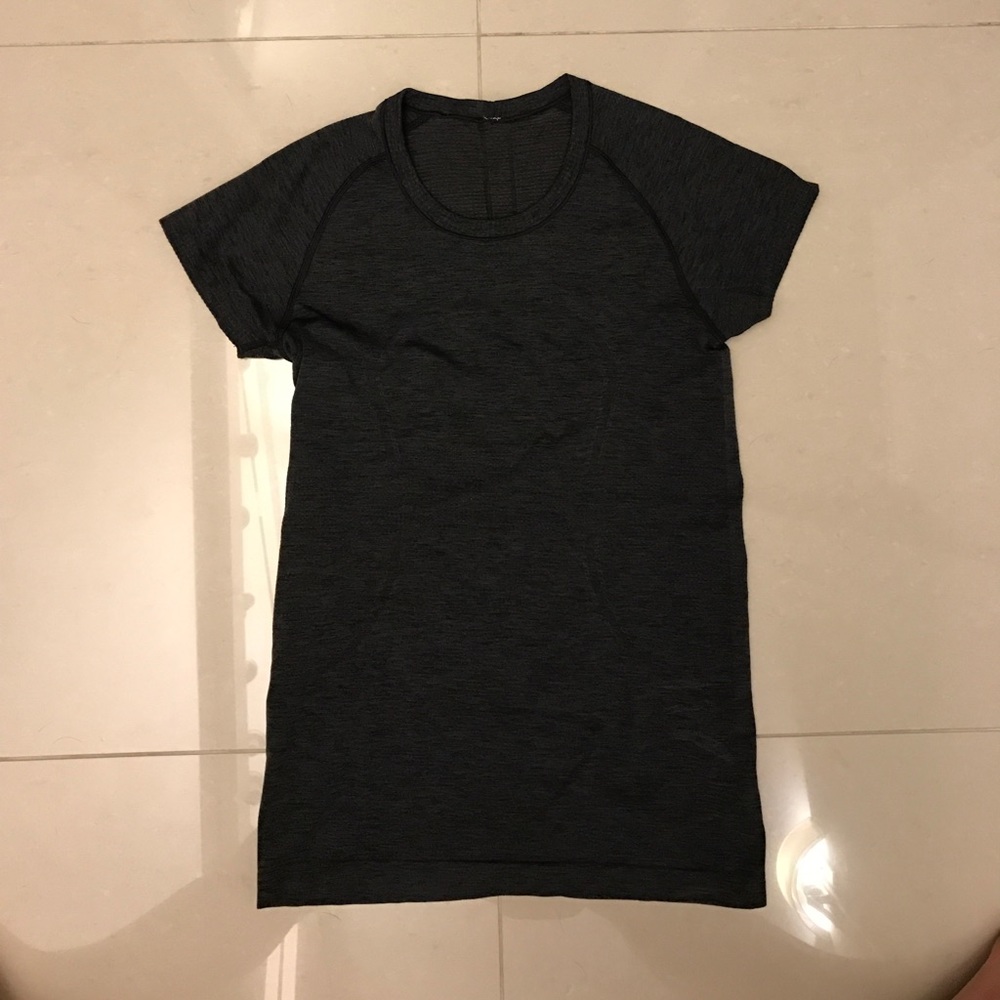 Black swiftly tech short sleeve crew lulu lemon