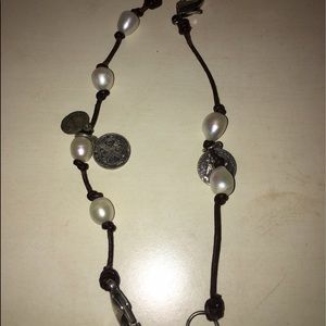 Pearl bracelets with brown leather