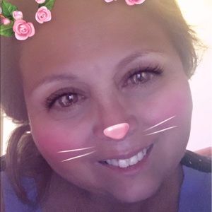 Meet your Posher, Carla