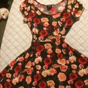 Super adorable floral skater dress