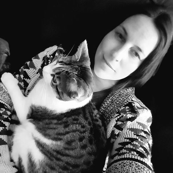 Meet your Posher, Julia - Picture 1 of 1