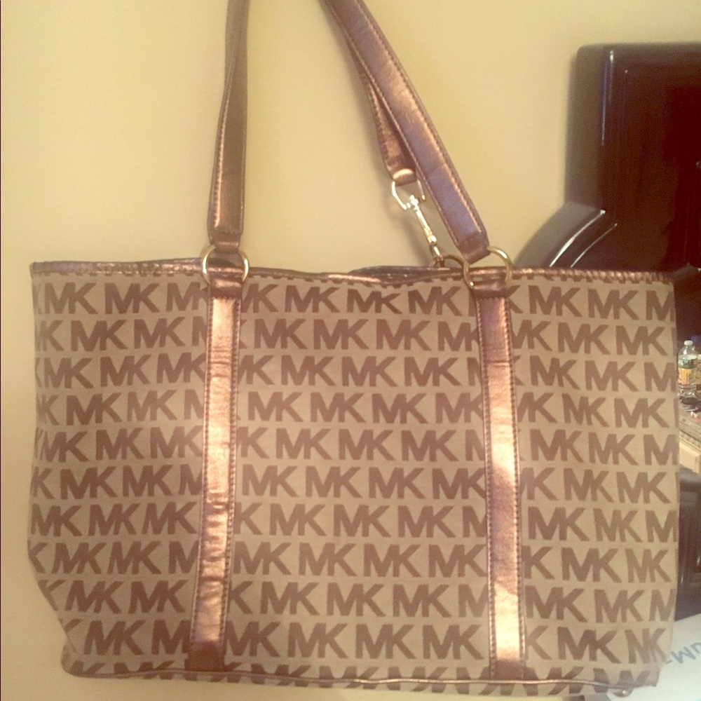Great condition Michael kors bag