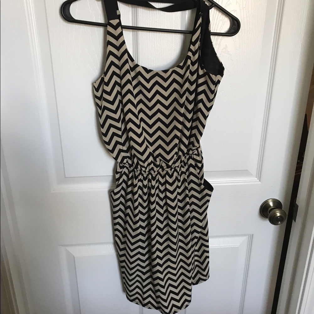 Windsor chevron print summer dress with pockets!