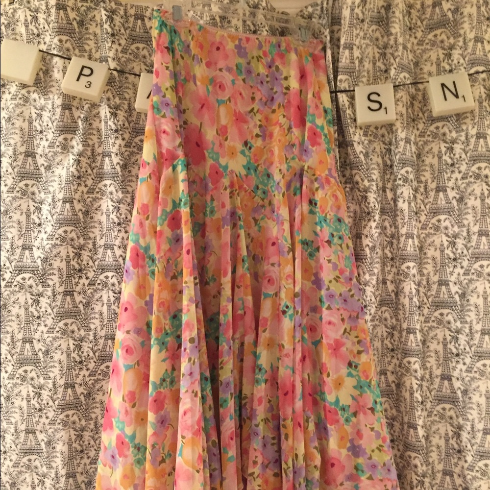 floral print skirt