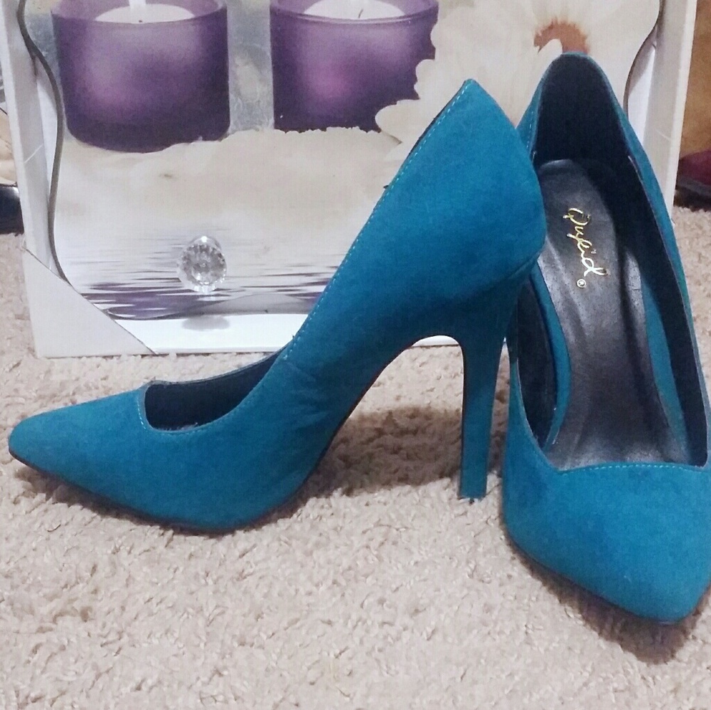 Suede stiletto pumps
