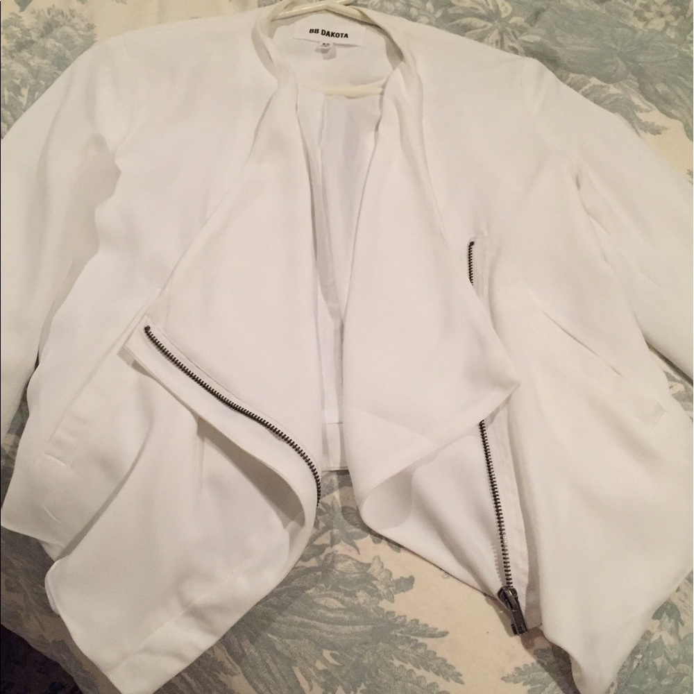 BB Dakota white zipper blazer