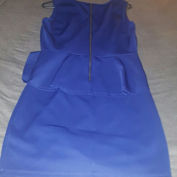 Dress - Picture 2 of 4