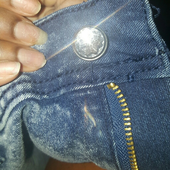 BLUE JEANS WITH STRESS - Picture 6 of 7