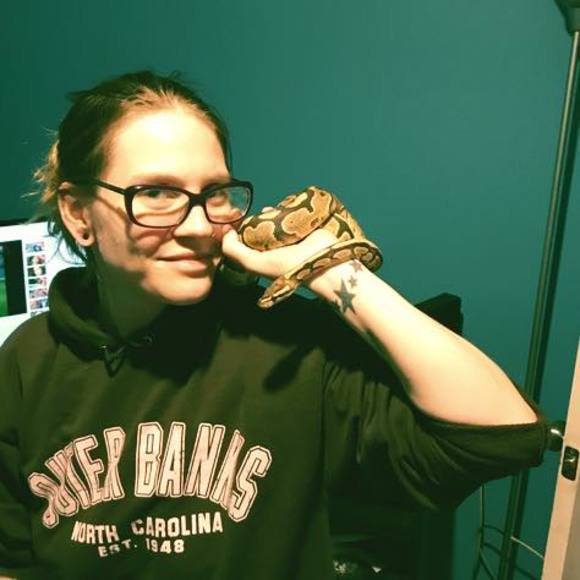 Meet your Posher, Lisa - Picture 1 of 1