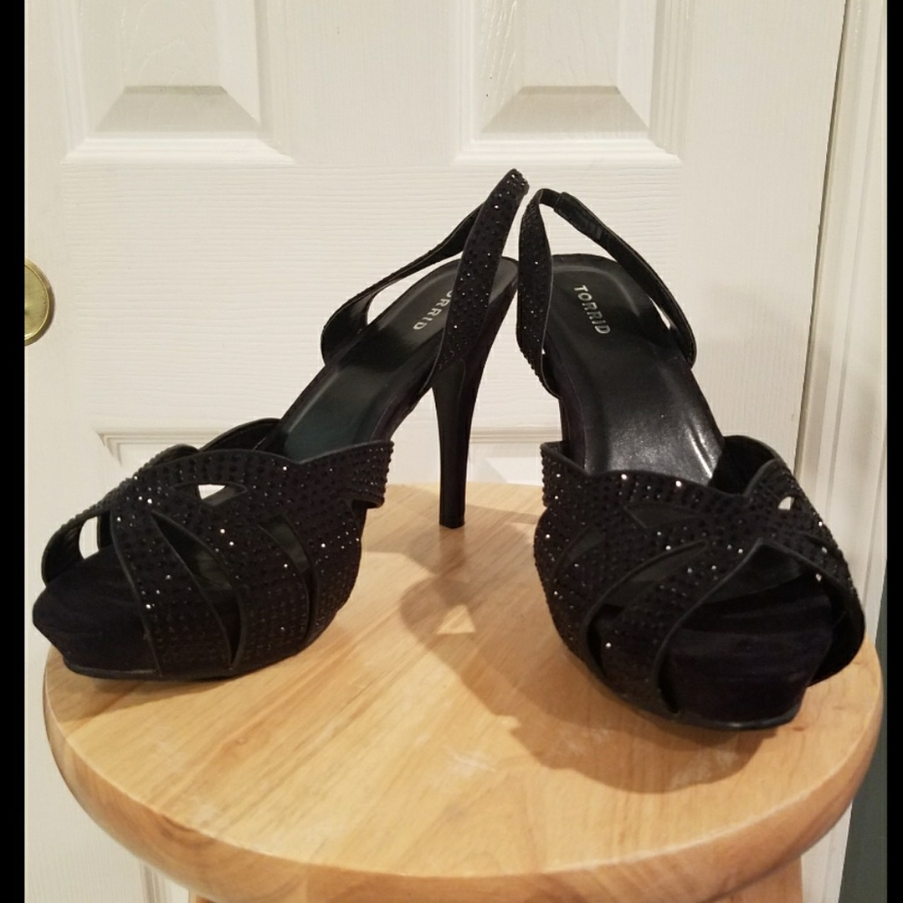 Sexy black studded heals!