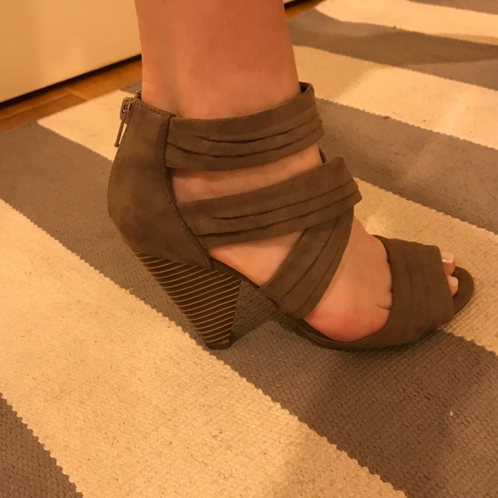 H&M sandals w/heels size US5/36