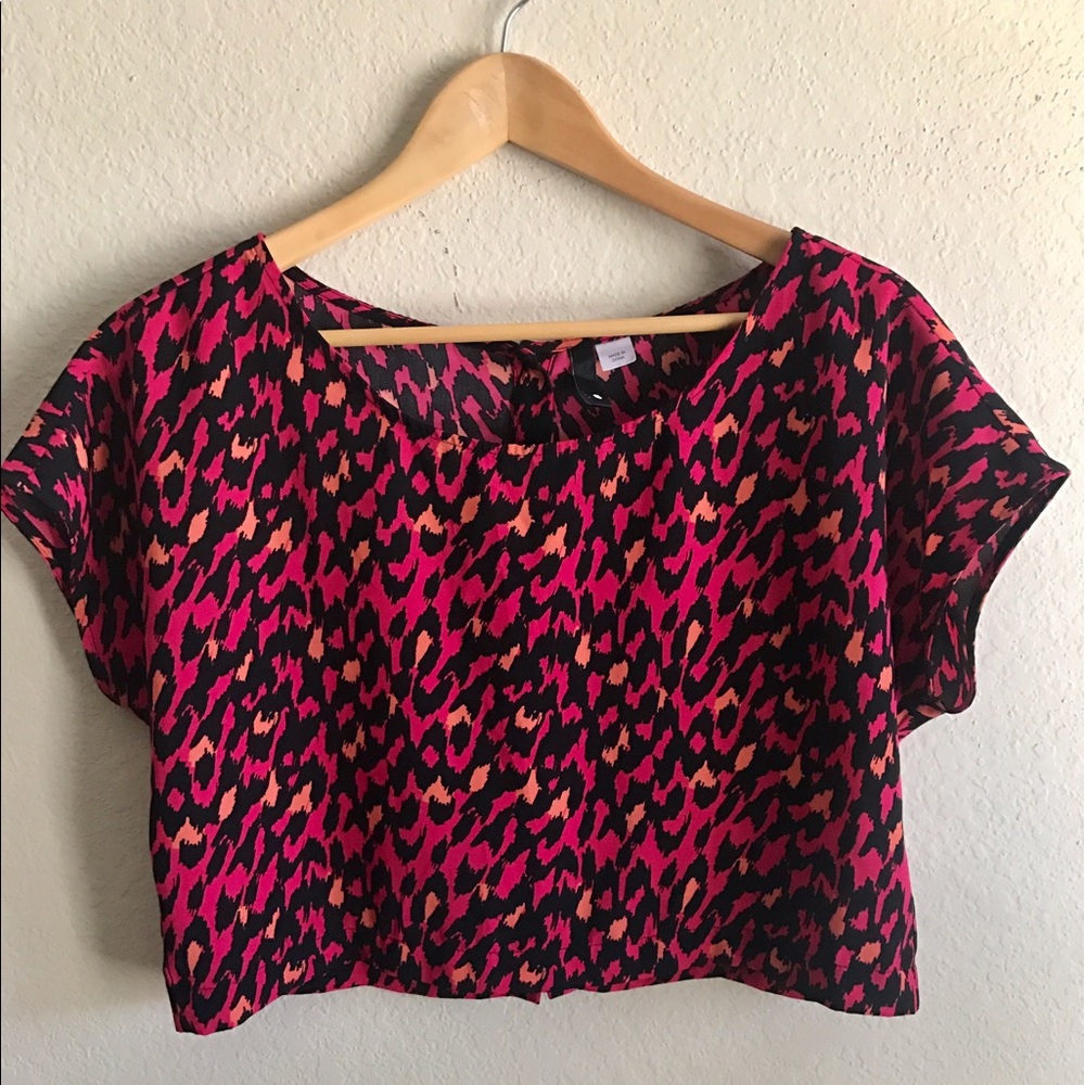 Cropped Leopard Top Size 6