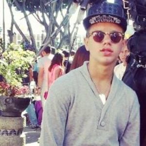 Meet your Posher, Leony