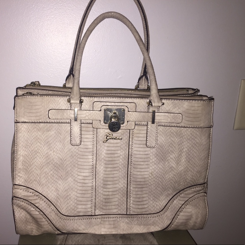 Guess Purse!