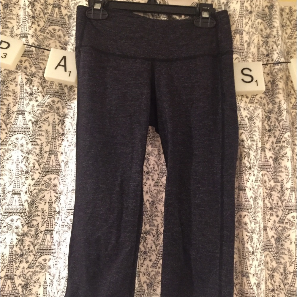 dark grey leggings