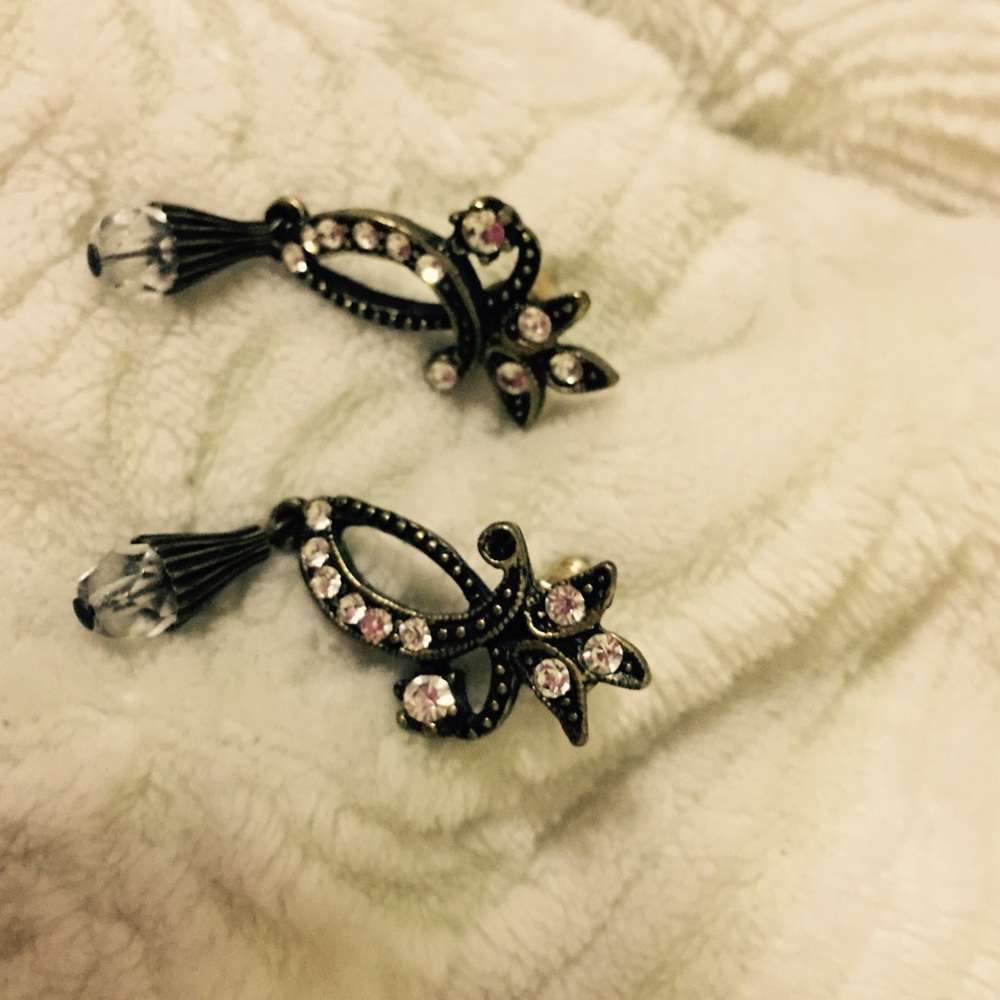 Crystal antique drop earring