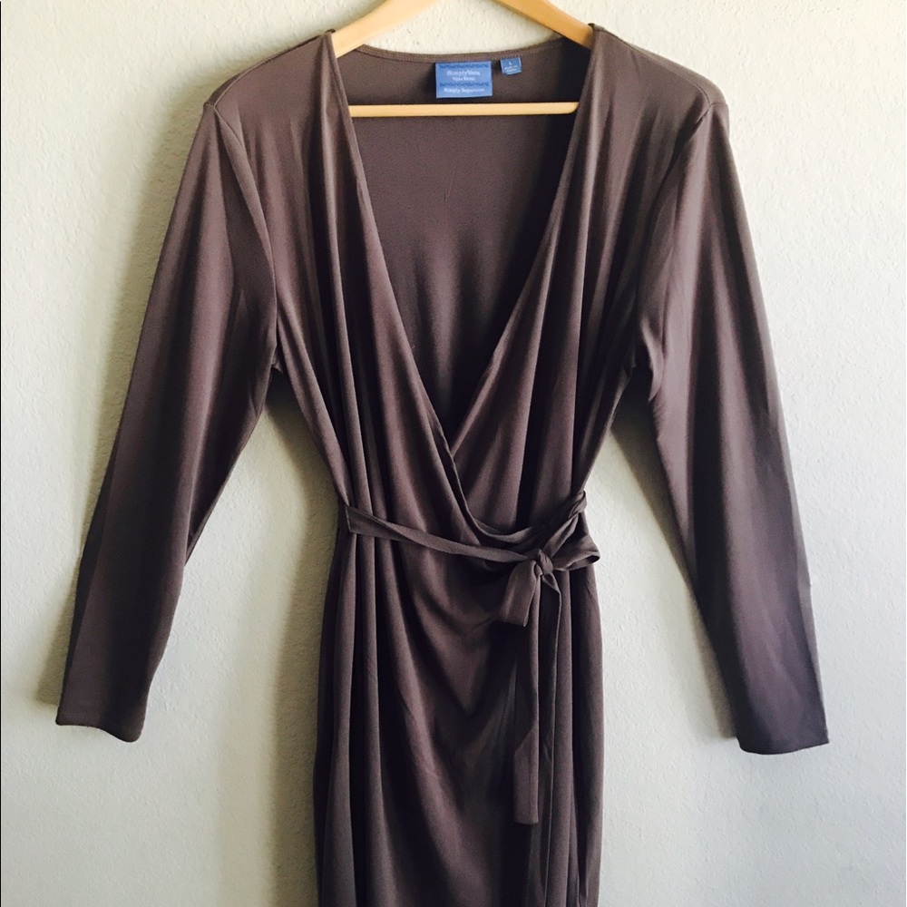 Simply Vera Women's Taupe Wrap Dress, Sz Large.