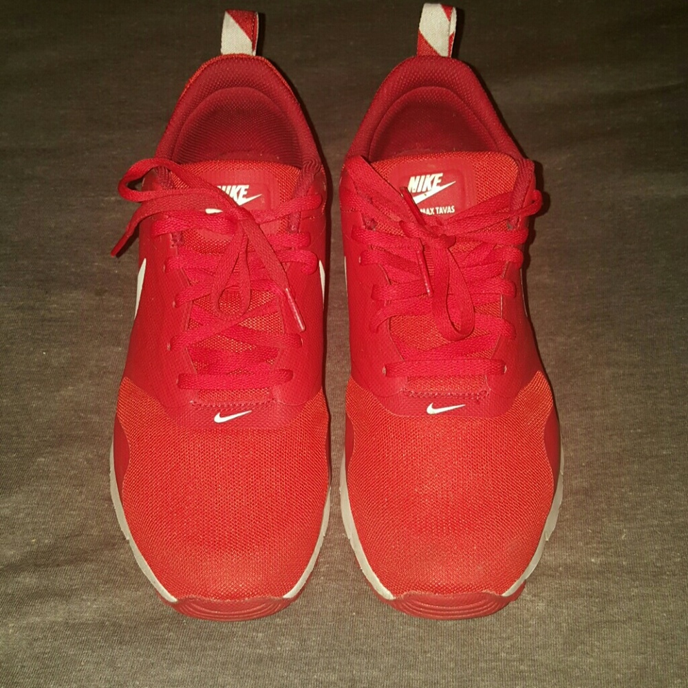 RED NIKE SNEAKERS