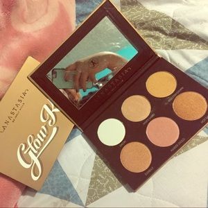 Anastasia Beverly Hills Glow kit