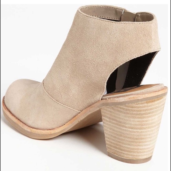 DV BY DOLCE VITA "JENTRY" BOOTS. NO BOX INCLUDED. - Picture 3 of 8