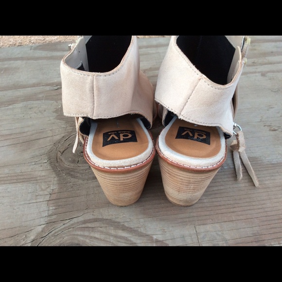 DV BY DOLCE VITA "JENTRY" BOOTS. NO BOX INCLUDED. - Picture 6 of 8