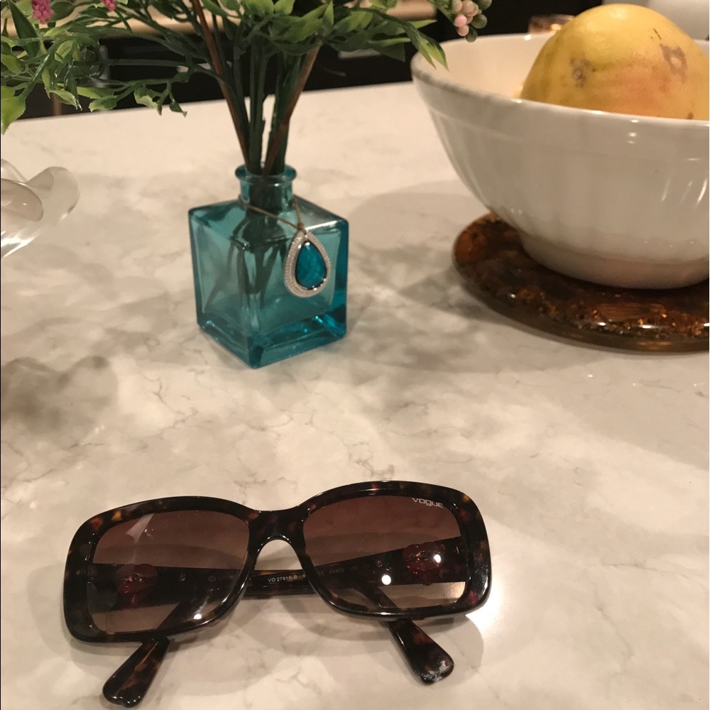 Nice Vogue sunglasses