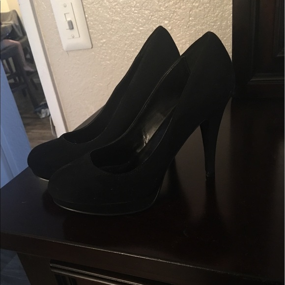 Heels - Picture 2 of 2
