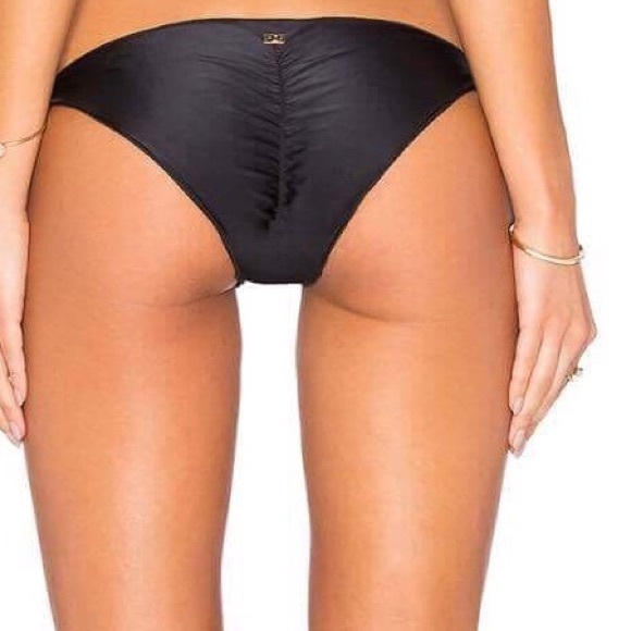 My Own Summer Arpoador ruffle edge bikini NWT - Picture 2 of 6