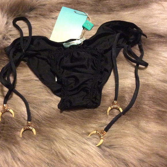 My Own Summer Arpoador ruffle edge bikini NWT - Picture 5 of 6
