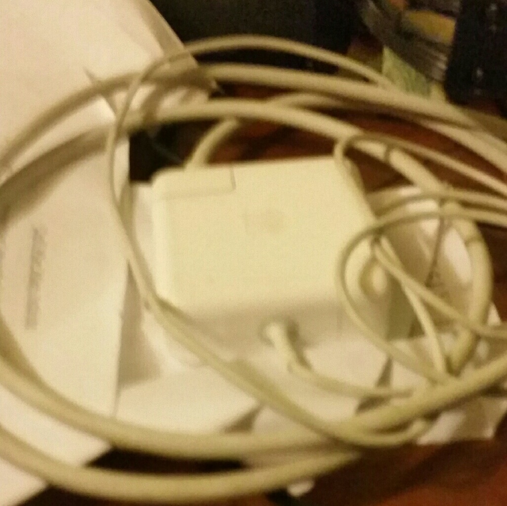 Macbook Pro (13 inch) - Picture 3 of 3
