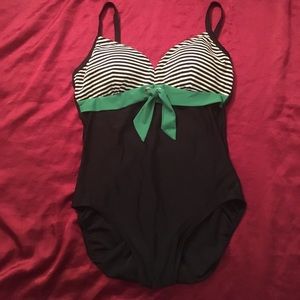 🎀 One piece bathing suit